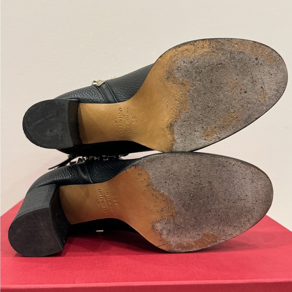 Valentino rockstud leather booties - almost new - Picture 9 of 9